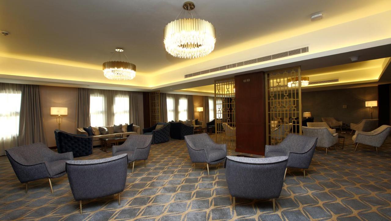 Vittori Palace Hotel And Residences Riyadh Luaran gambar The lounge at the airport
