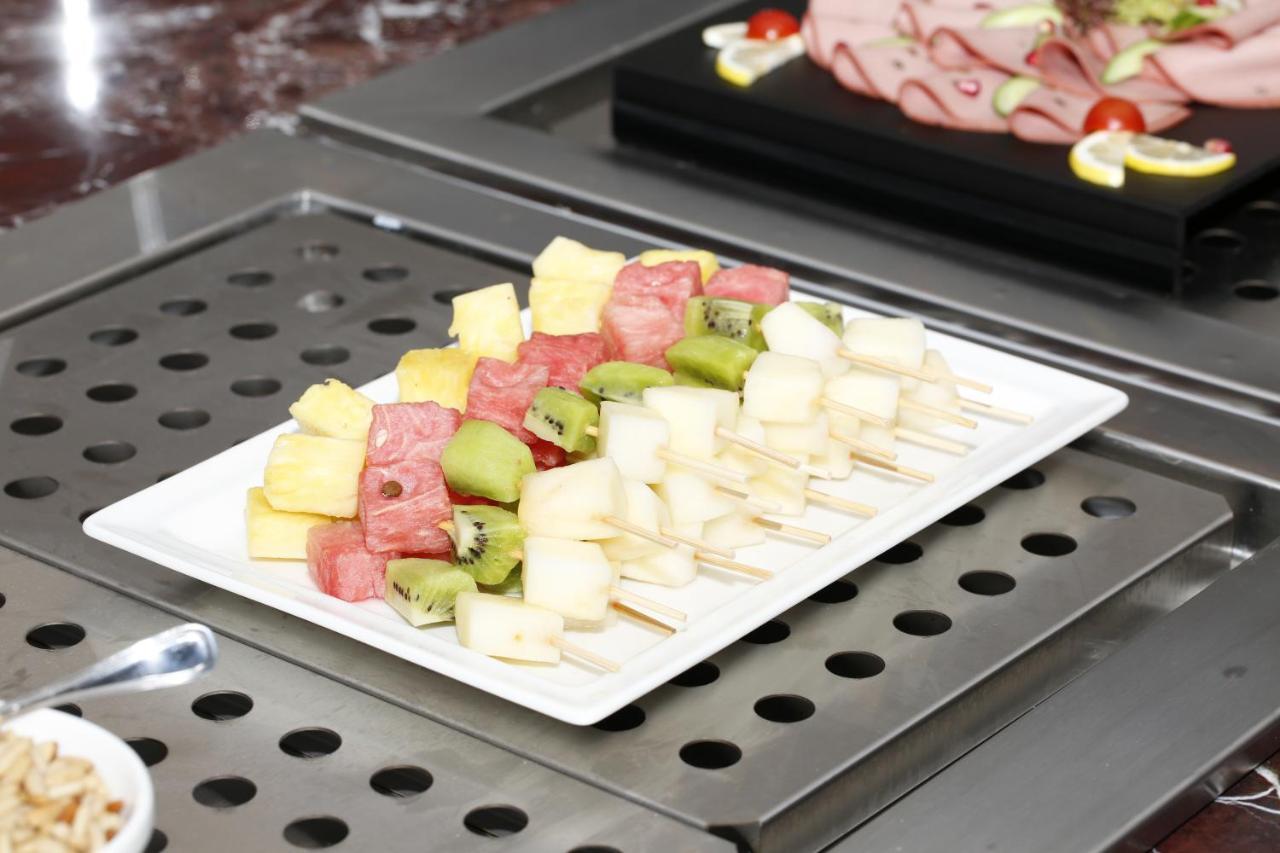 Vittori Palace Hotel And Residences Riyadh Luaran gambar A fruit salad