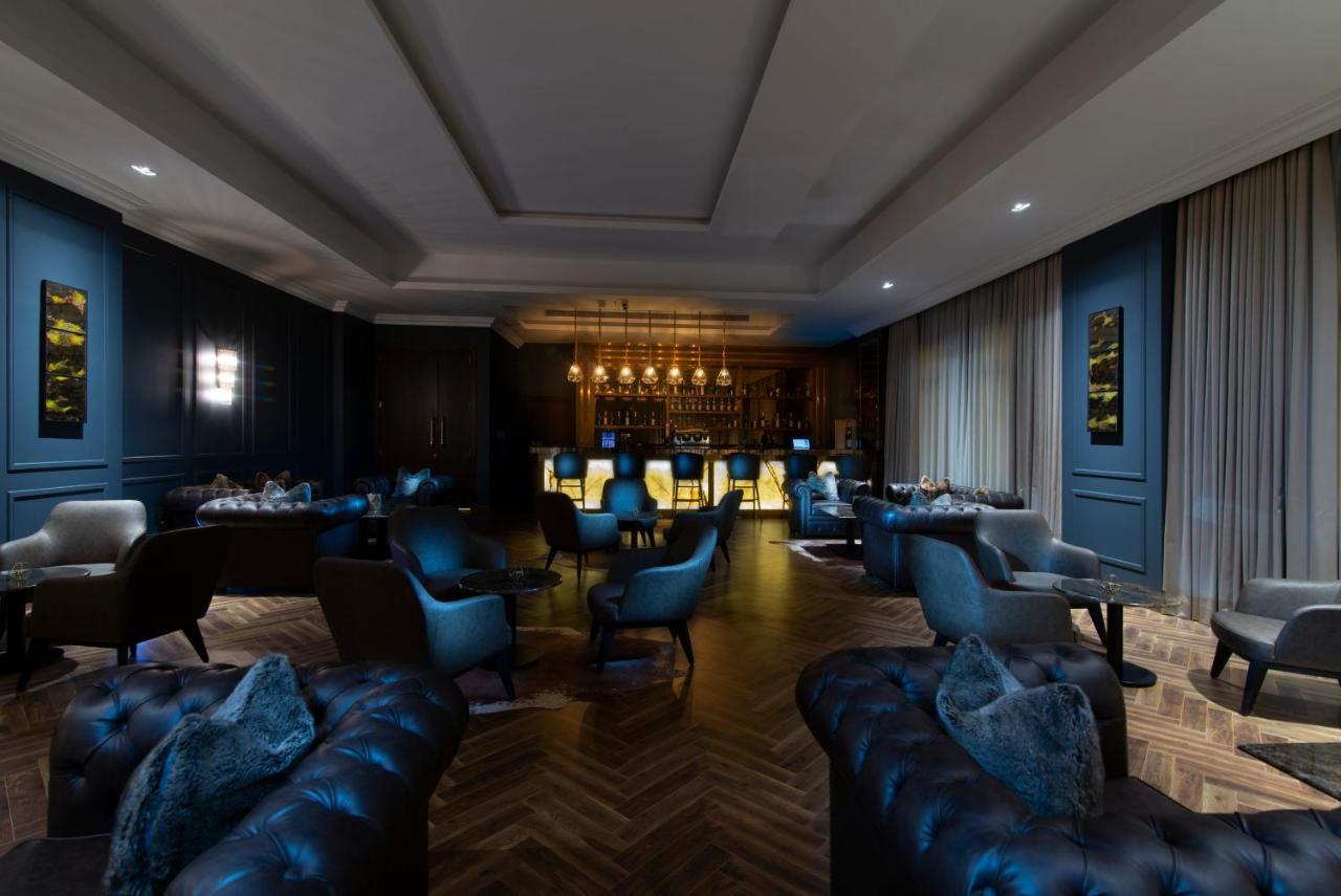 Vittori Palace Hotel And Residences Riyadh Luaran gambar The Blue Bar