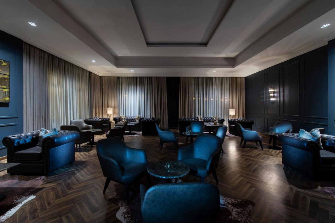 Vittori Palace Hotel And Residences Riyadh Luaran gambar The Blue Bar