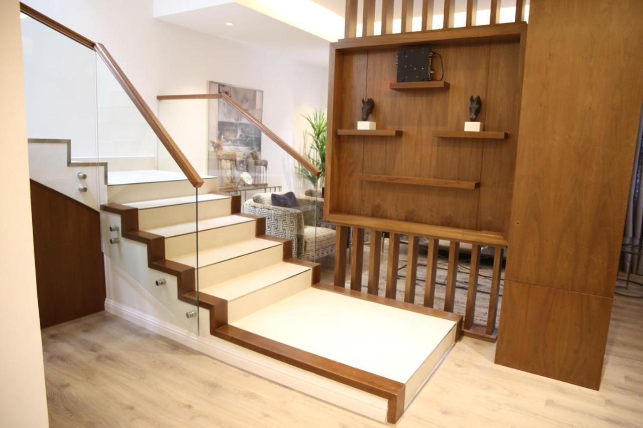Vittori Palace Hotel And Residences Riyadh Luaran gambar A staircase in a house